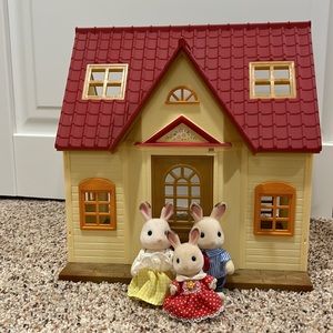 🚨Sale Pending🚨Calico critter house with bunny family